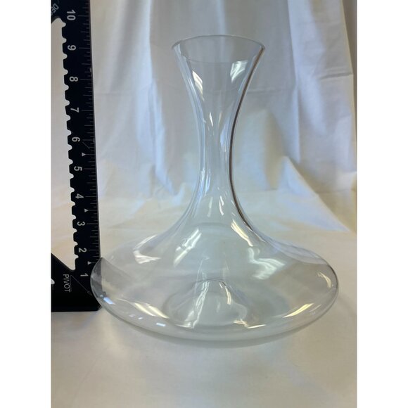 Elegant Clear Glass Wine Decanter With Wide Base & Narrow Neck - Picture 2 of 2